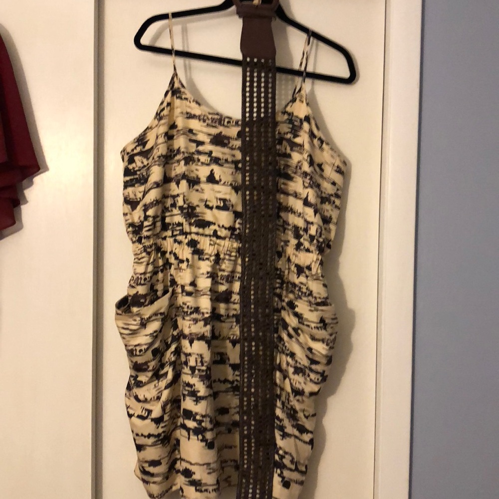 Dress w/woven belt